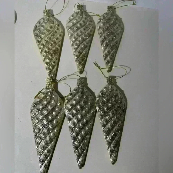 Set of 12 Christmas Ornaments- Cream With Silver Glitter - Picture 2 of 7